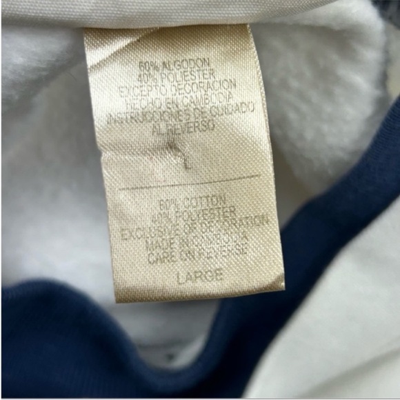 I always wear fur thanks to my cat vintage sweatshirt - Picture 8 of 13